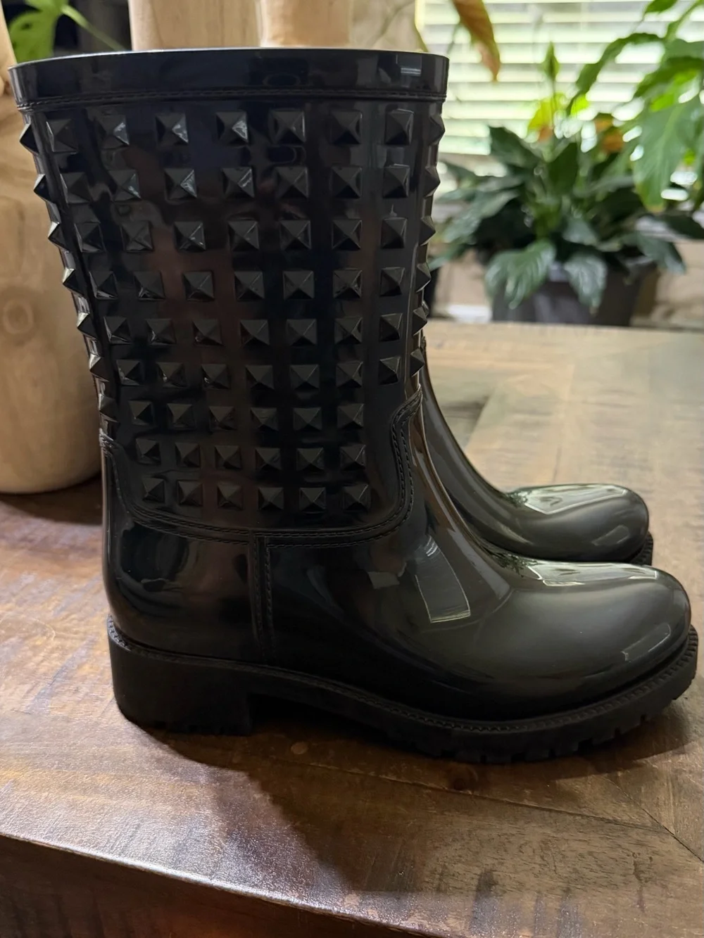 EUC Valentino Garavani Rockstud Black Rain Boots Size 38 Made in 🇮🇹
